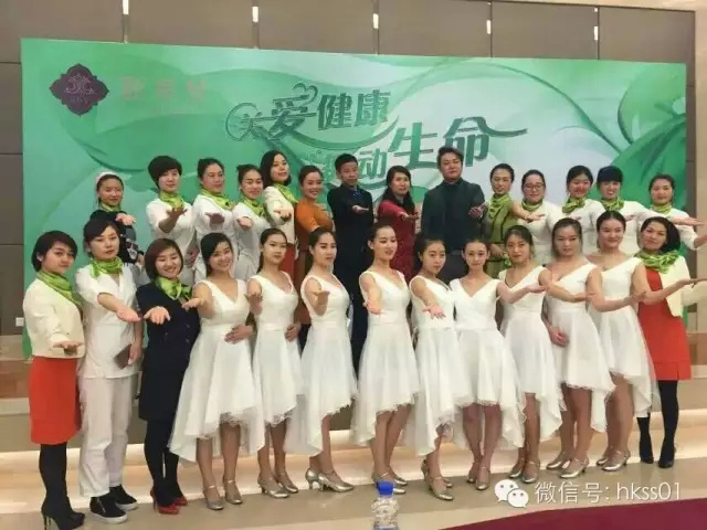 李橋博士帶領(lǐng)盛世集團(tuán)精英團(tuán)隊與歌蒂梵團(tuán)隊合影