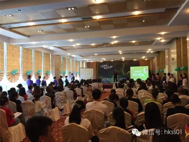 李橋博士，為大家帶來一場頸部保養新革命